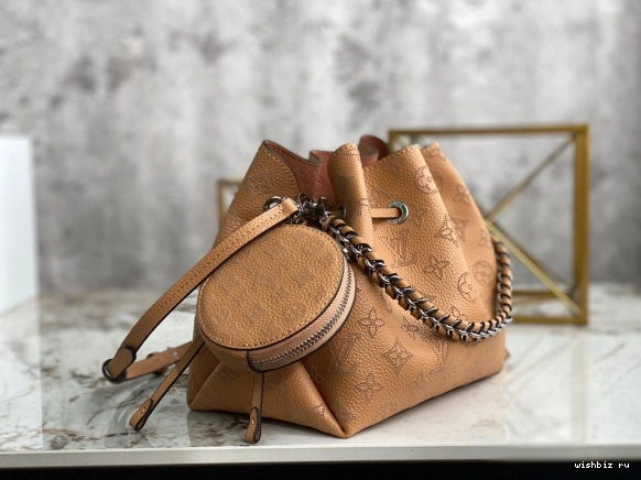 WIS BELLA LOUIS VUITTON 0127